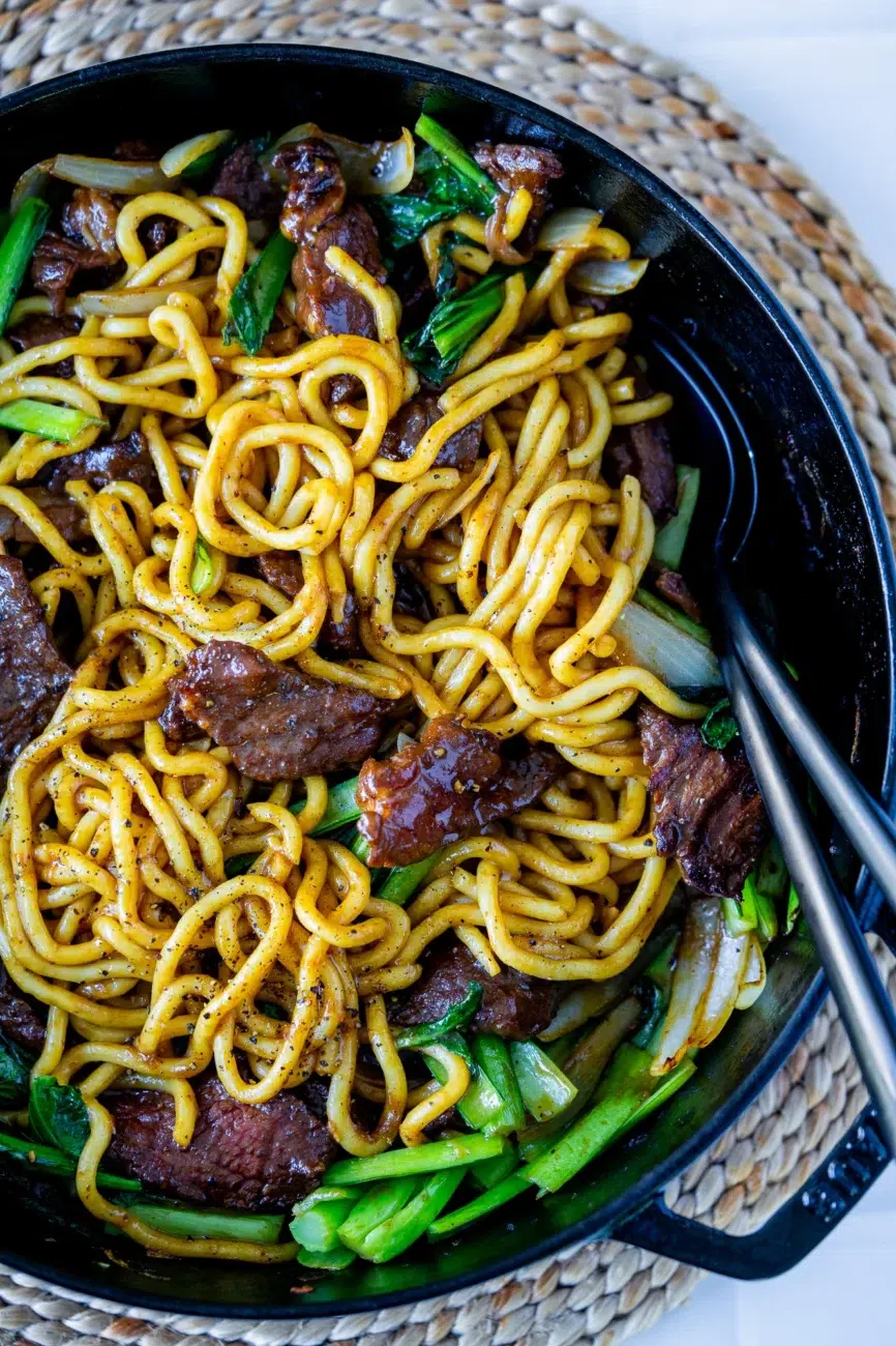 Black Pepper Beef Noodles Recipe in the pan
