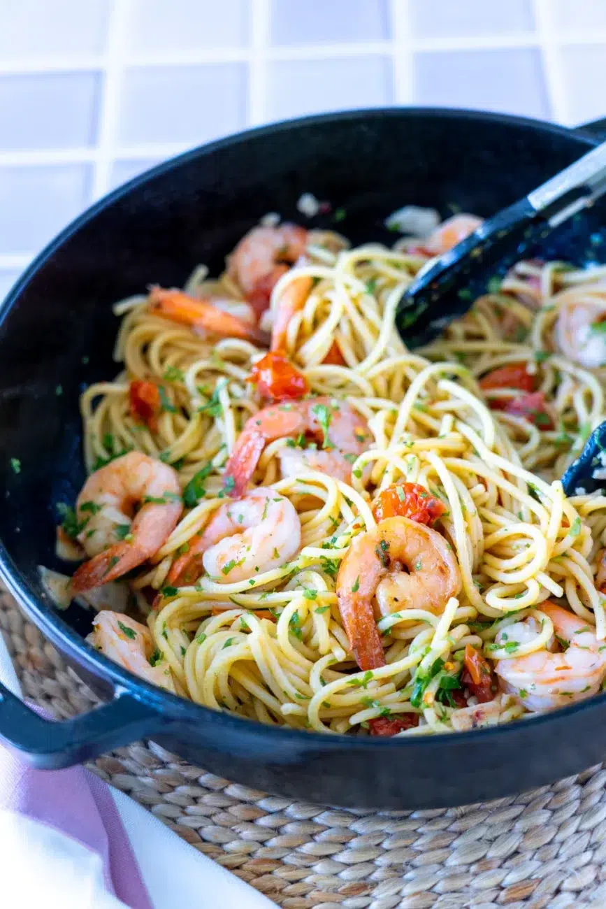 Garlic Prawn Olive Oil Spaghetti Recipe in Pan